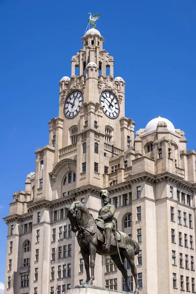 Liverpool Velká Británie Června Socha Edwarda Vii Před Budovou Royal — Stock fotografie