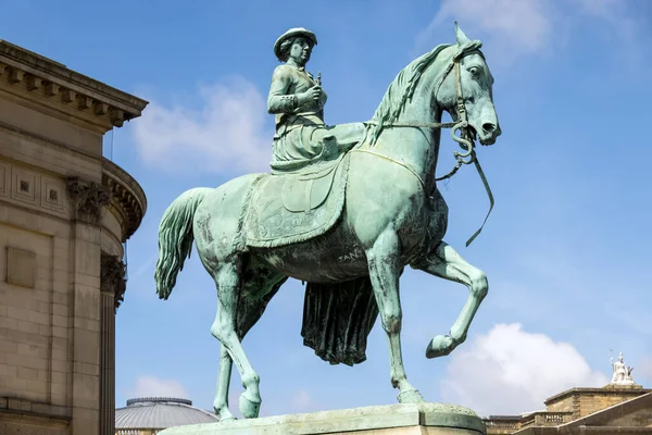 Liverpool Regno Unito Luglio Statua Della Regina Vittoria Fuori Georges — Foto Stock