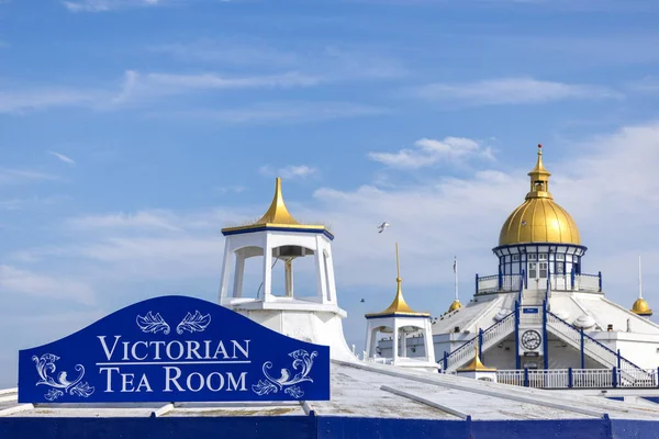 Österburne Österrike Sussex Storbritannien Juli Taket Eastbourne Pier East Sussex — Stockfoto