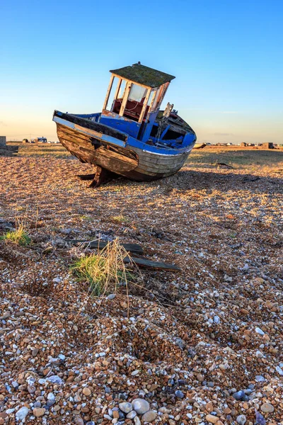 Dungeness Kent Grudzień Derelict Fishing Boat Dungeness Beach Kent Grudnia — Zdjęcie stockowe