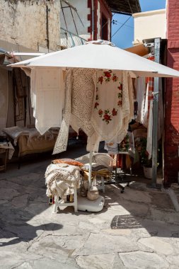 OMODHOS, CYPRUS, GREECE - 21 Temmuz 2009 'da Kıbrıs Rum Kesimi' nde satılık makaleler