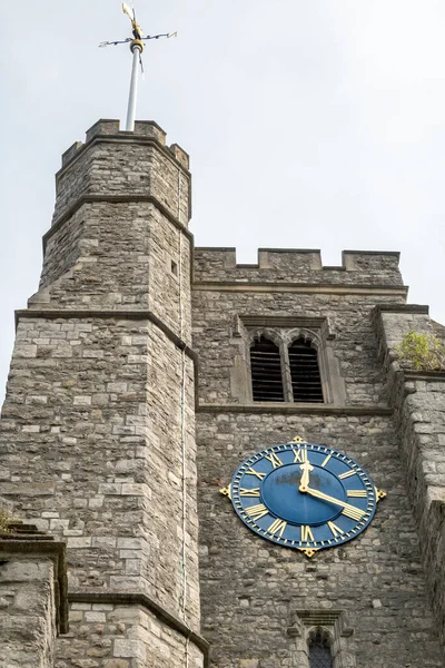 英国肯特市梅德斯通 9月6日 2021年9月6日在梅德斯通的全圣教堂钟楼景观 — 图库照片
