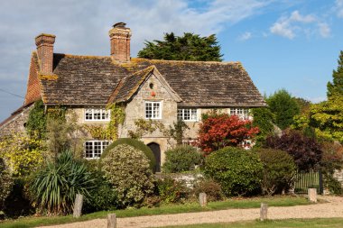 WISBOROUGH GREEN, BATI SUSSEX, İngiltere - 15 EKİM: Wisborough Green, Batı Sussex 'te arzu edilen müstakil ev 15 Ekim 2009