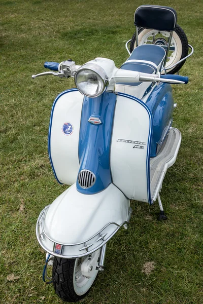 Scooter viejo Lambretta — Foto de Stock