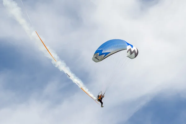 Powered hang glider at Shoreham Airshow — Stock Photo, Image