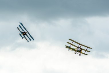 sopwith triplane fokker dr1 triplane tarafından kovalanan olmak