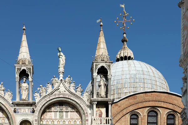 Saint işaretleri Basilica Venedik kısmi görünümü — Stok fotoğraf