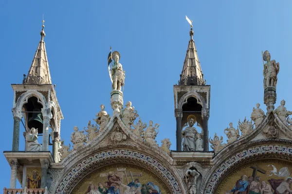 聖マーク大聖堂ヴェネツィアの部分的なビュー — ストック写真