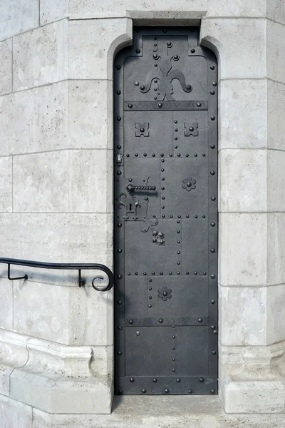Drzwi w ścianie Fishermans Bastion Budapest — Zdjęcie stockowe
