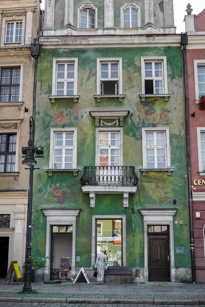 Groen huis in Poznan — Stockfoto