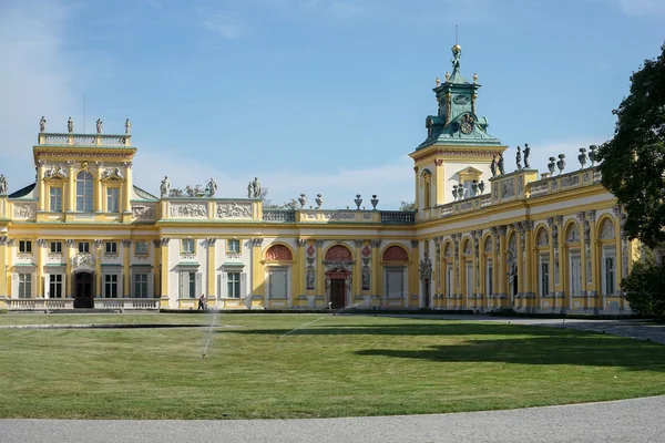 Förhållningssätt till Wilanow palatset i Warszawa — Stockfoto