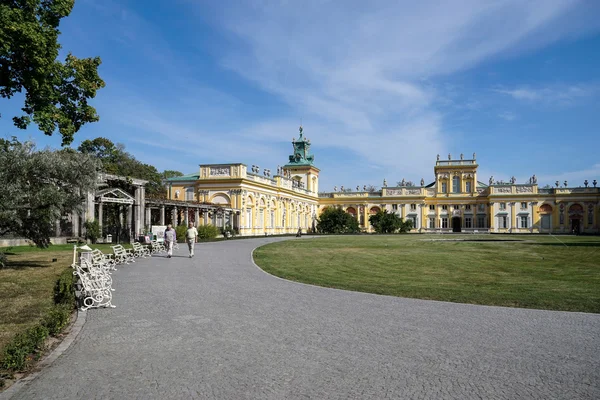 Förhållningssätt till Wilanow palatset i Warszawa — Stockfoto