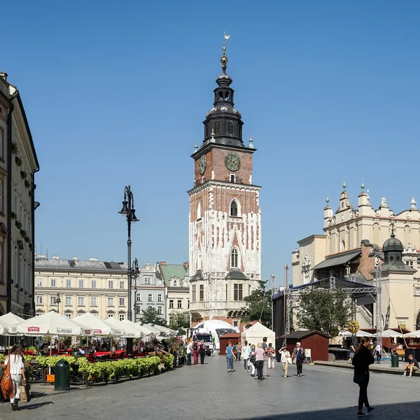 Plaza del Mercado de la Torre del Ayuntamiento en Cracovia — Foto de Stock