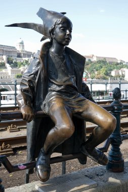 Budapeşte'Kiskiralany heykel