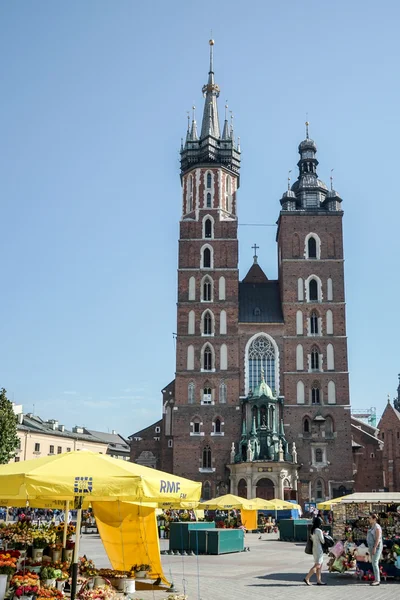 St Marys Basilica i Krakow — Stockfoto