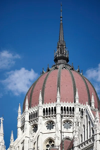 Edificio del Parlamento húngaro en Budapest — Foto de Stock