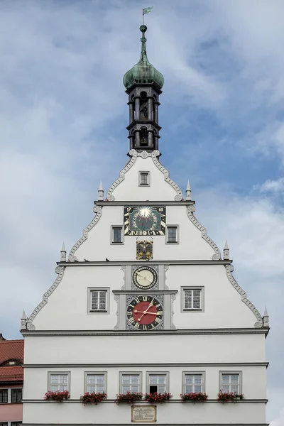 Uhrenturm auf Marktplatz in Rothenburg — Stockfoto