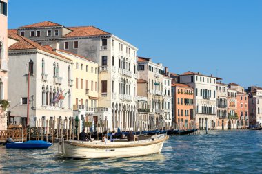 Büyük Kanal seyir powerboat