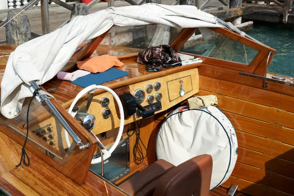 Motorboat moored in Venice — Stock Photo, Image