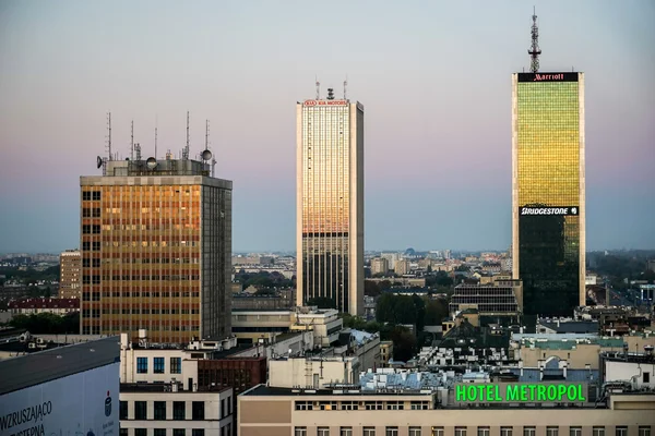 Vista temprana de la mañana sobre el horizonte en Varsovia — Foto de Stock