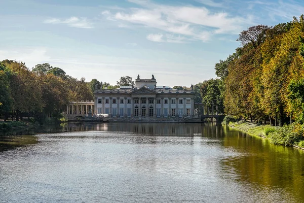 Belweder Place в Варшаве — стоковое фото