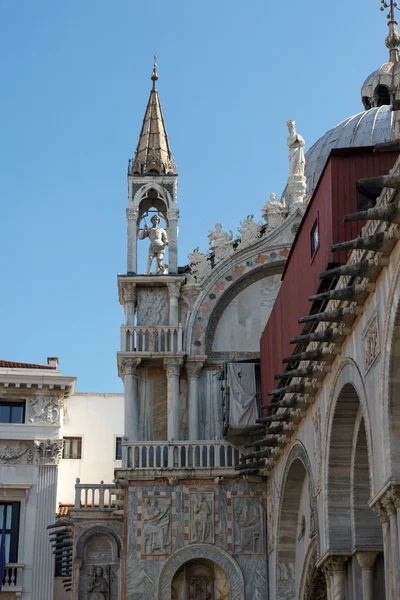 Gedeeltelijke weergave van Saint Marks Basiliek Venetië — Stockfoto