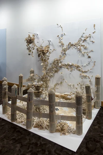 Художественная выставка из бумаги в Центре Тысячелетия в Карди — стоковое фото