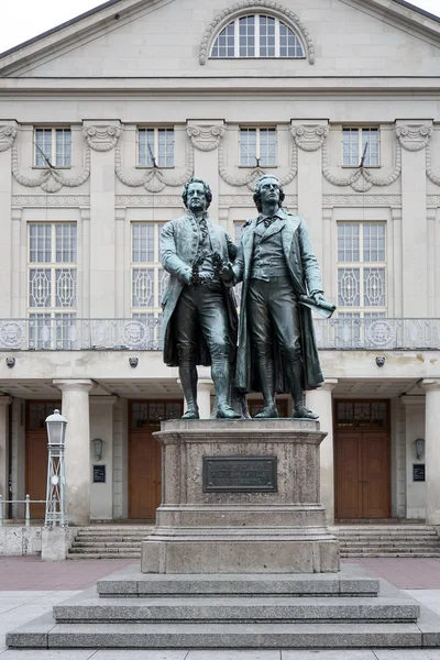 O monumento Goethe e Schiller em Weimar Alemanha — Fotografia de Stock