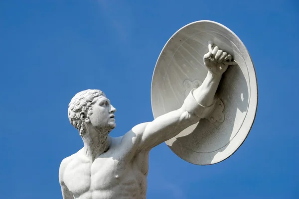 Estátua de um guerreiro nu masculino no Palácio Charlottenburg em B — Fotografia de Stock