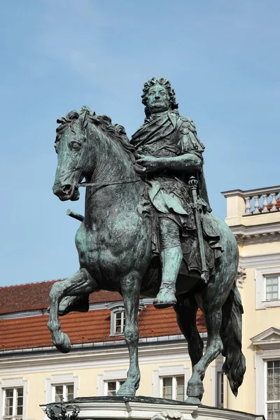 Standbeeld van Frederic de grote in het Charlottenburg paleis te Ber — Stockfoto