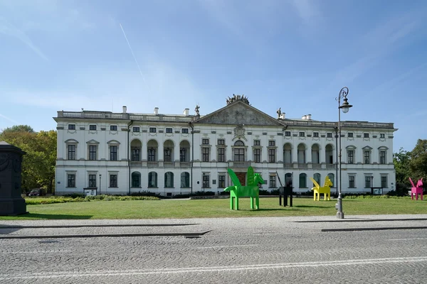 A Pola nemzeti könyvtár különgyűjtemények épületében — Stock Fotó