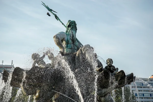 Neptün Çeşmesi Berlin'de görünümünü — Stok fotoğraf