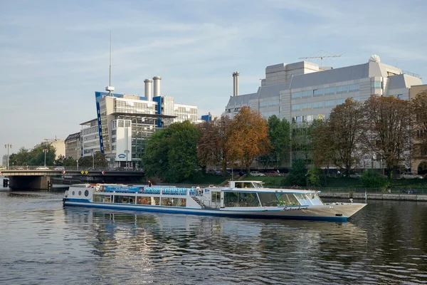 Riviercruise in Berlijn — Stockfoto