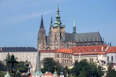 Charles Bridge St Vitus Katedrali Prag içinde doğru görünümü