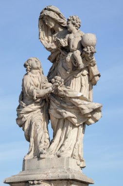 Prag'daki Charles Bridge St Anna heykele