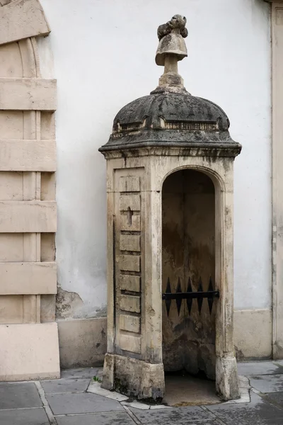 Oude sentry doos op de Hofburg op Heldenplatz in Wenen — Stockfoto