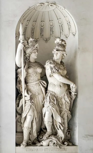 Sculpture de Constance et Fortitude à St Michaels Gate Hofburg — Photo