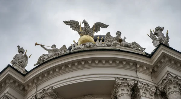Hofburg na Heldenplatz w Wiedniu — Zdjęcie stockowe