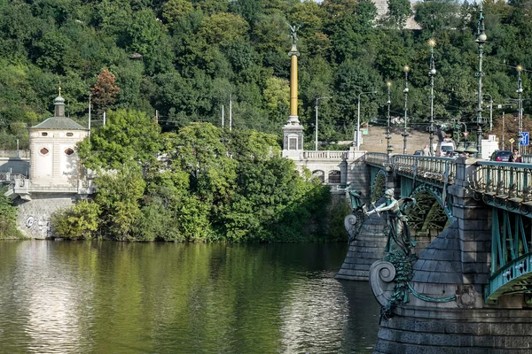 Cechuv most w Pradze w Czechach — Zdjęcie stockowe