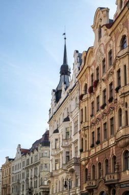 Prag'da süslü apartman blokları