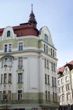 Prag'da süslü apartman blokları