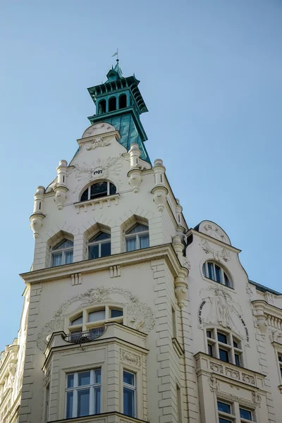 Immeuble dans le quartier juif de Prague — Photo