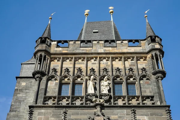 Entrance tower to Charles Bridge in Prague — Stock Photo, Image