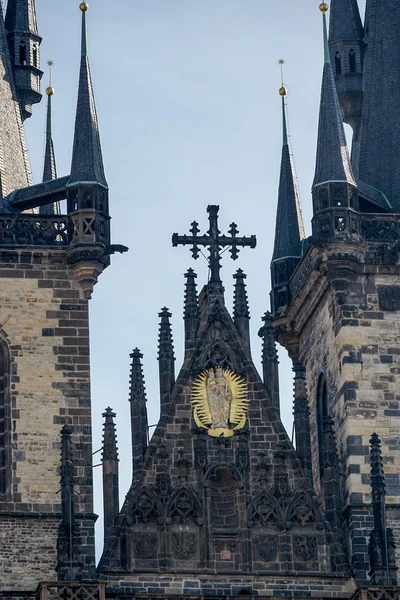 Igreja de Nossa Senhora diante de Tyn em Praga — Fotografia de Stock