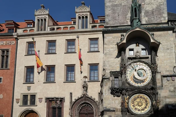 Reloj astronómico en el Ayuntamiento de la Ciudad Vieja de Praga —  Fotos de Stock