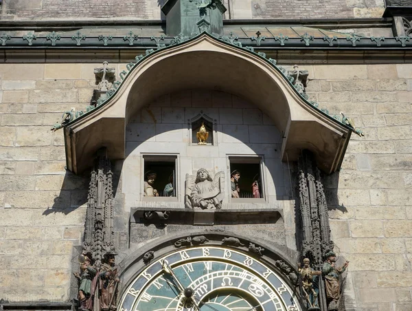 Reloj astronómico en el Ayuntamiento de la Ciudad Vieja de Praga — Foto de Stock