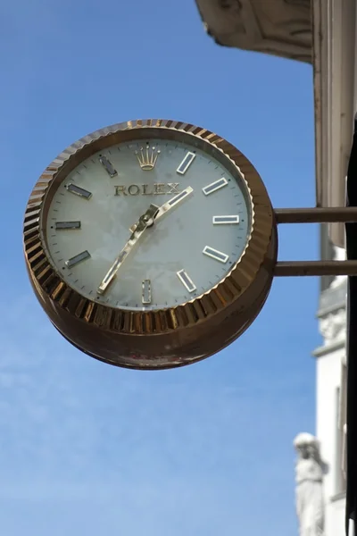 Relógio Rolex em um prédio em Praga — Fotografia de Stock
