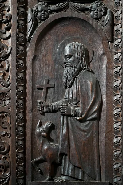 Detalle de un panel de madera dentro de la Catedral de San Vito en Praga — Foto de Stock