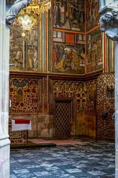 Die St. Wenzelskapelle in der St. Vitus Kathedrale in Prag — Stockfoto