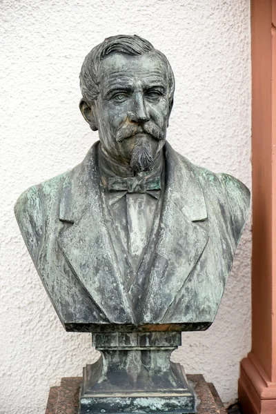 Busto de Fred Garnier en Friedrichsdorf — Foto de Stock